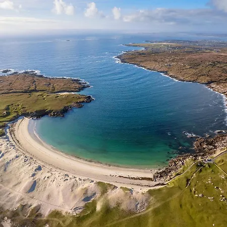 Luxury Glass With Hot Tub & Sea Views - Connemara Villa Roundstone
