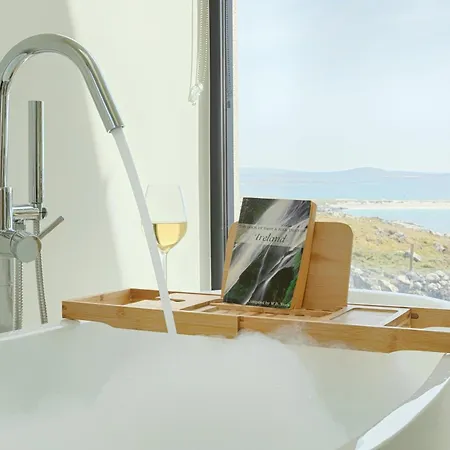 Villa Luxury Glass With Hot Tub & Sea Views - Connemara