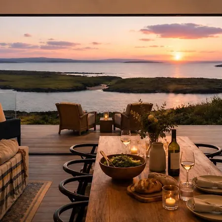 Luxury Glass With Hot Tub & Sea Views - Connemara Villa *