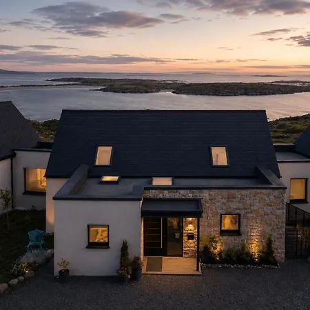 Luxury Glass With Hot Tub & Sea Views - Connemara Villa Roundstone