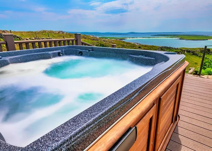 Luxury Glass With Hot Tub & Sea Views - Connemara Roundstone