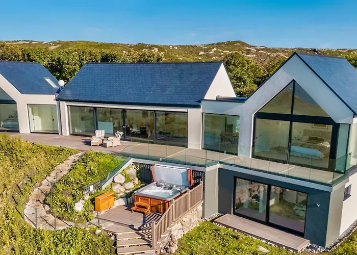 Villa Luxury Glass With Hot Tub & Sea Views - Connemara Roundstone
