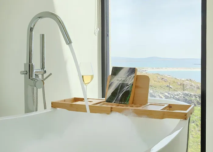 Villa Luxury Glass With Hot Tub & Sea Views - Connemara