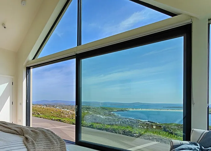 Luxury Glass With Hot Tub & Sea Views - Connemara