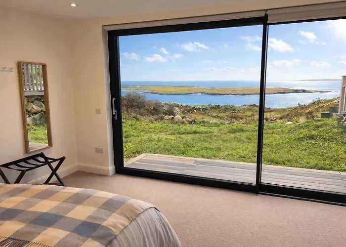 Luxury Glass With Hot Tub & Sea Views - Connemara Villa *